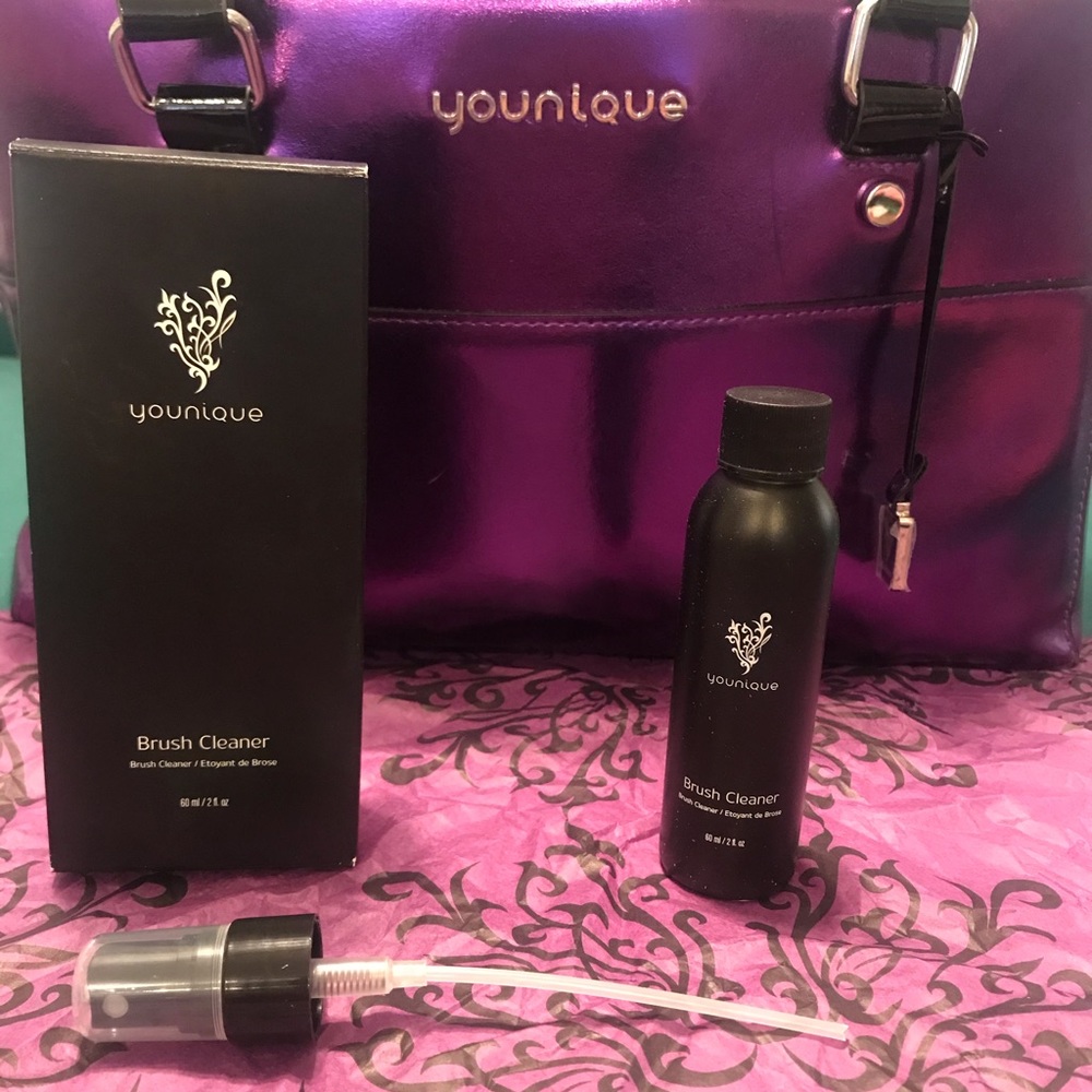NIB MAKE up brush cleaner